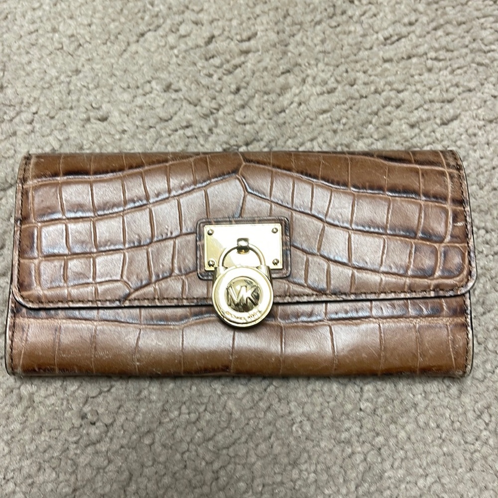 Michael Kors Animal pattern wallet